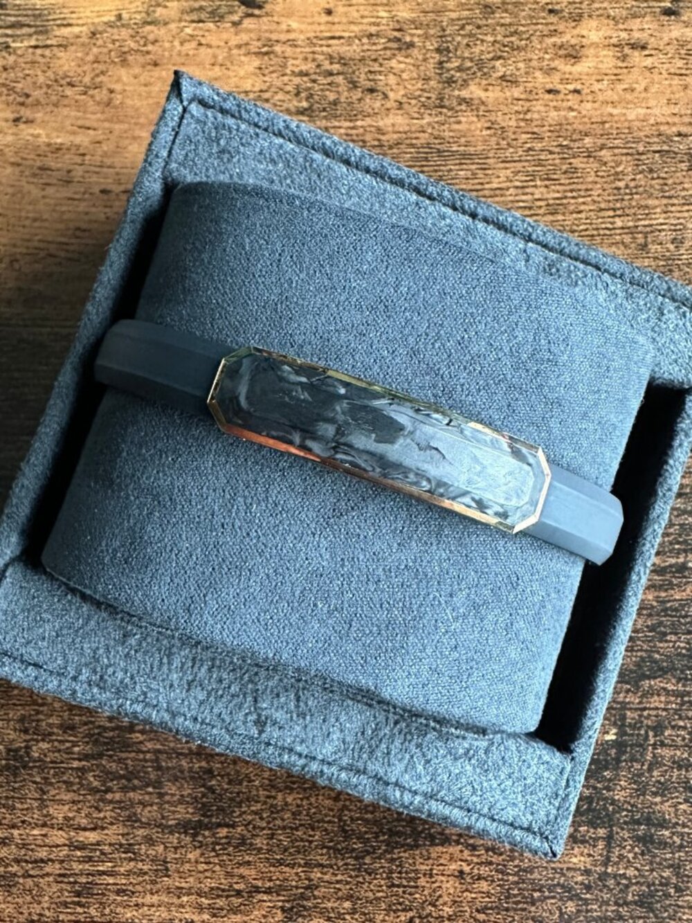 David Yurman Streamline ID Rubber Bracelet w/ Forged Carbon in 18K Gold - Medium